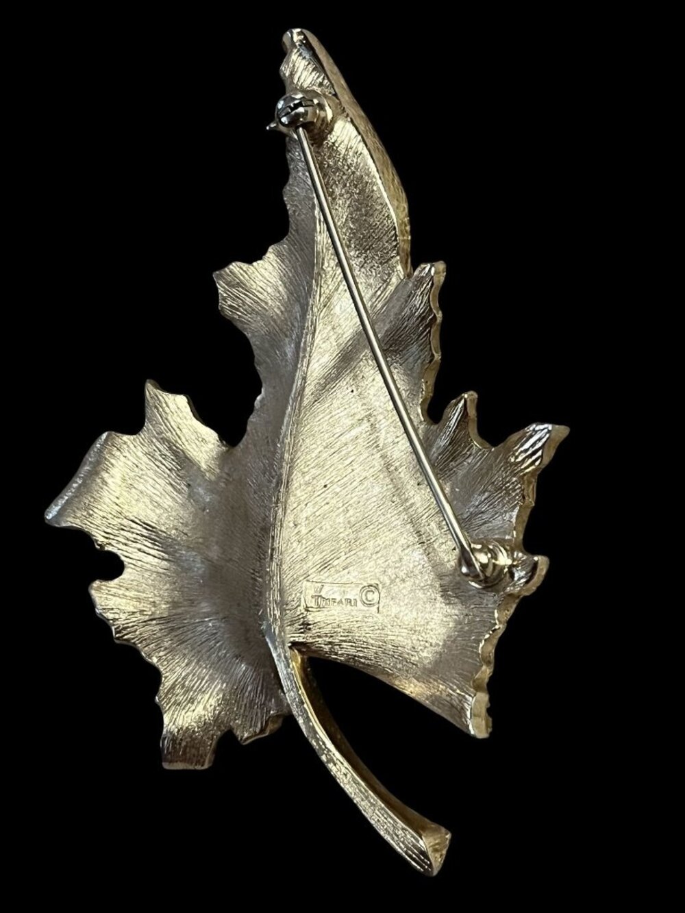 Crown Trifari Vintage Gold-Tone Maple Leaf Brooch Pin Jewelry 3" X 2" - Picture 4 of 8